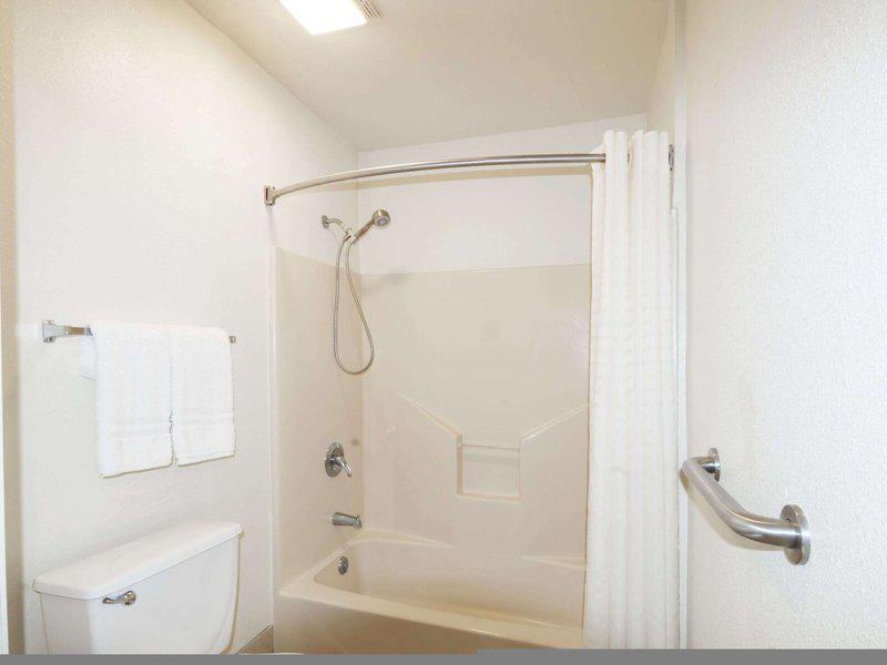 945CEDA2FD4F8D2AAC35C7C8B8E3B81C