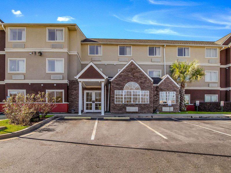 CE40EAAAC7A22F40690B82F975439A99