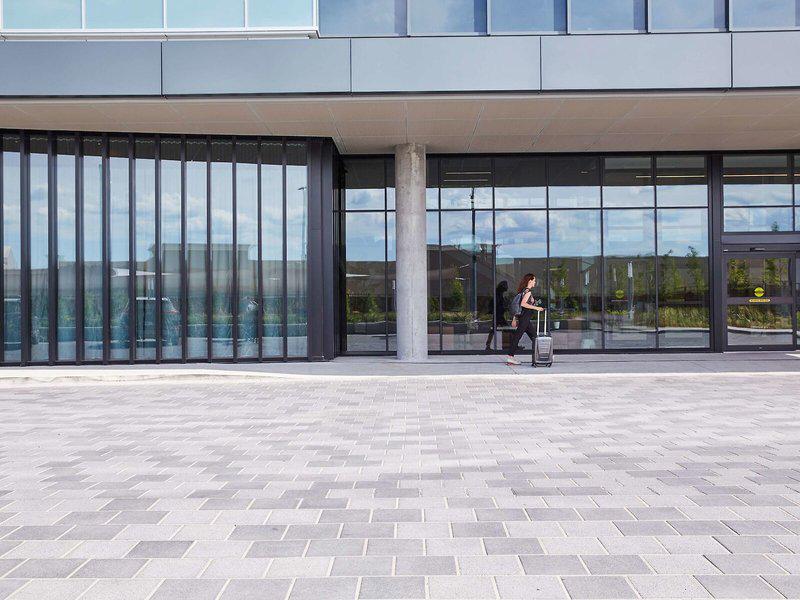 DCA823E8F5F70C2A242763F36A252135