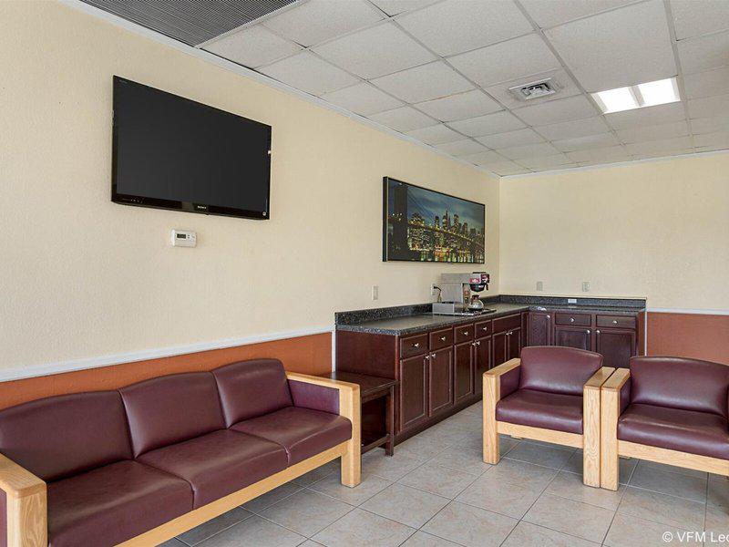 649E2466C8394FAEDE1D3CB77EF00304