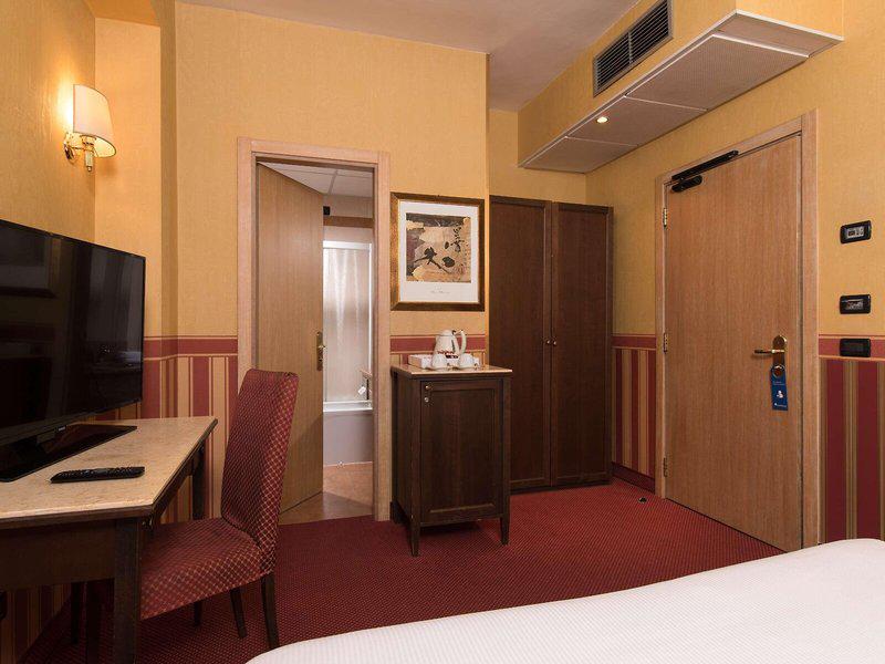 54DE45742BA6D76BA041011B6E03E3F9