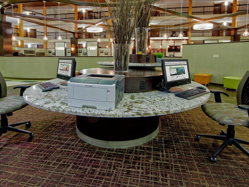 F879A68A1A38AF716C70A42C68C8807A