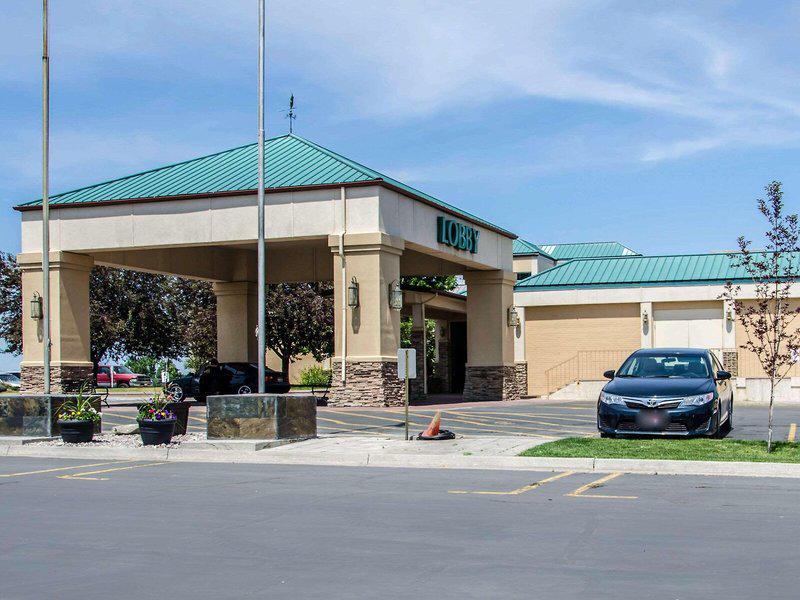 80E43FD5A224BB238640BA0B6503858F