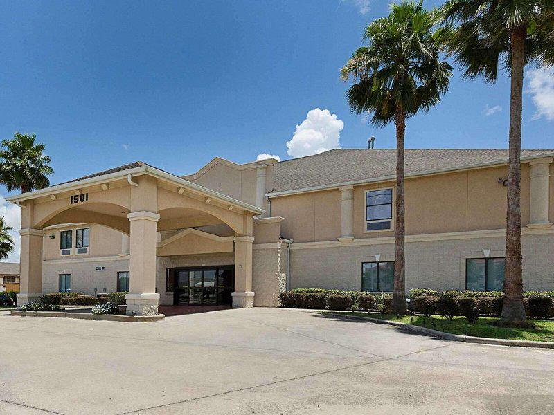 1838598E3A75E7D1E253B8BBC04CD569