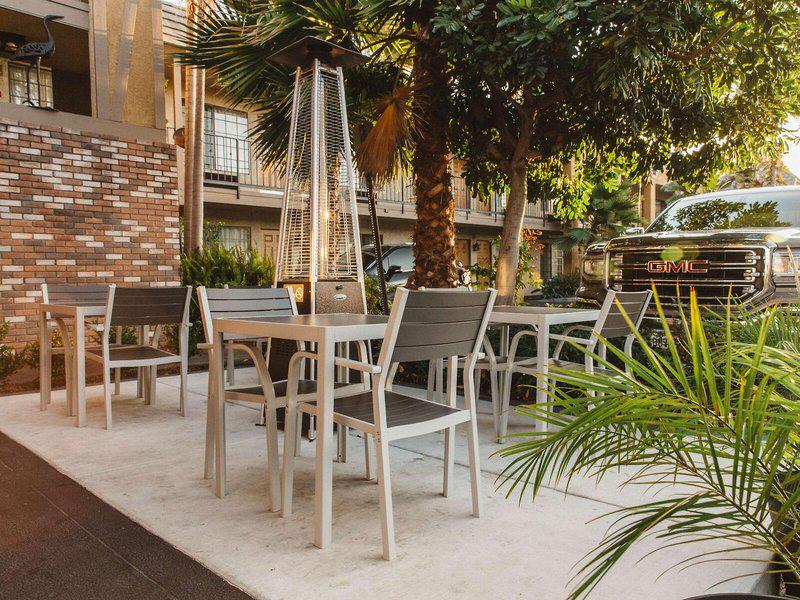 9852D9BE0BBE6BEEAE0A6221BD9EF6B6