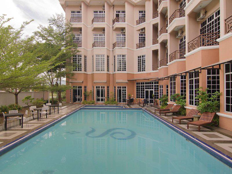 F065E0ABA03292DC6E867C66513D0C85