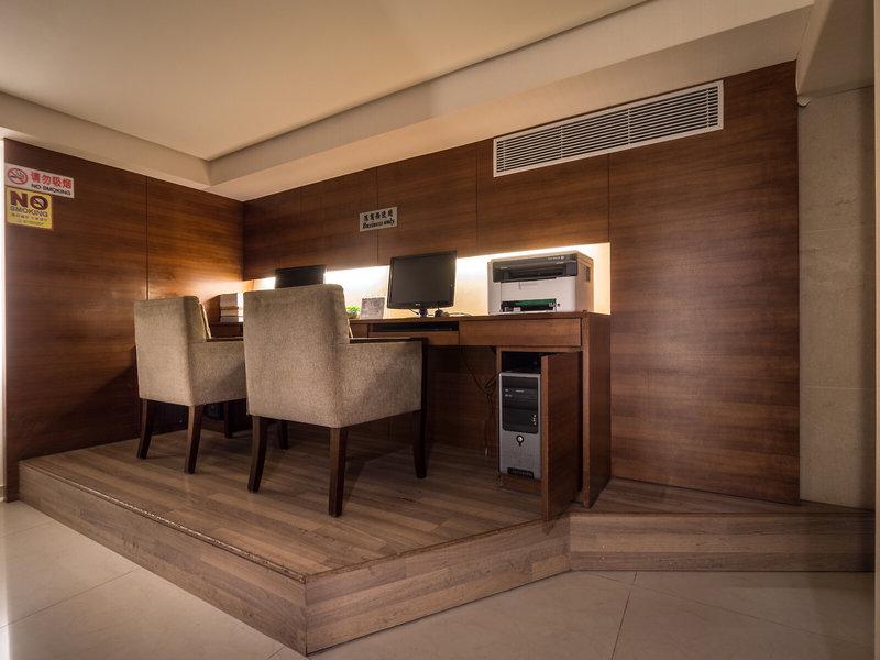 EB0B38F496B31E9964F4AC2C847D1380