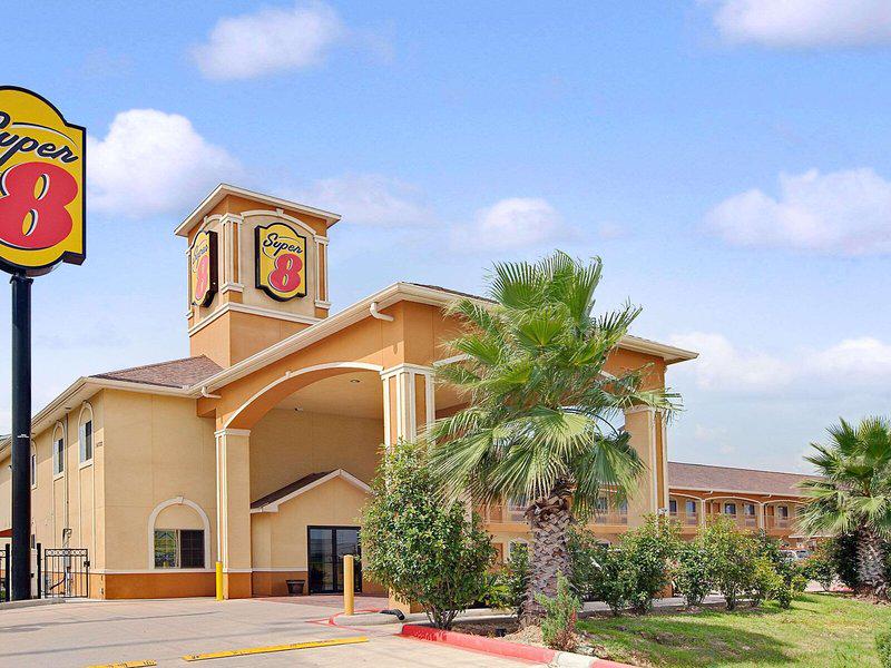 CBB0DF7EB9614FA823D0C8BCA2F55391