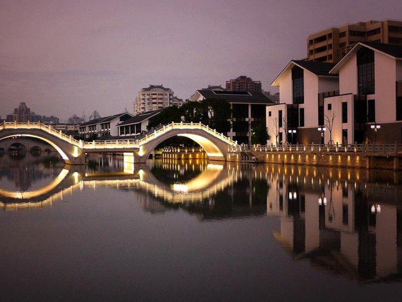 C78259399A943CF1AA73FF5A016A0ABE