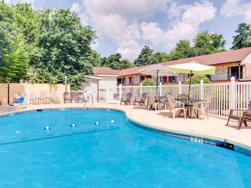 56FF3C2C10535F429CAB35B7E4285F31