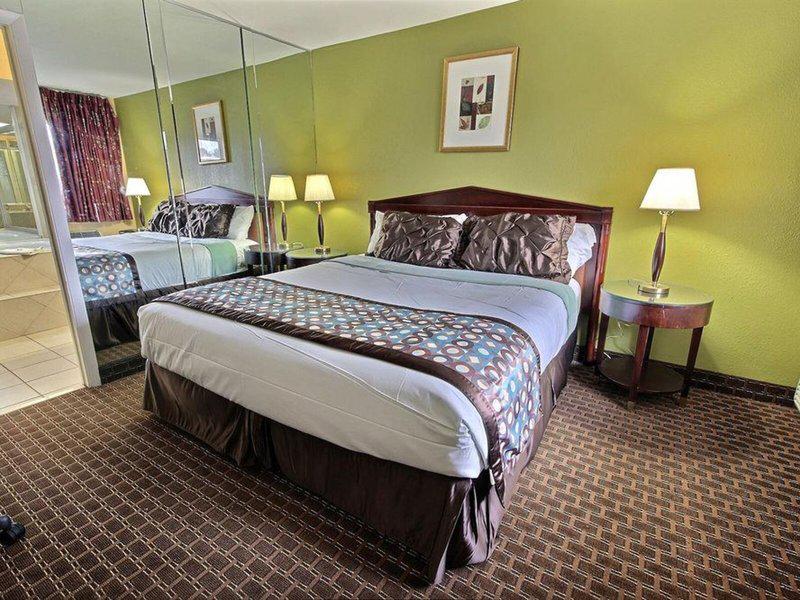 D1FFE1CAA8D09A24D3AABD3F05B4E34A