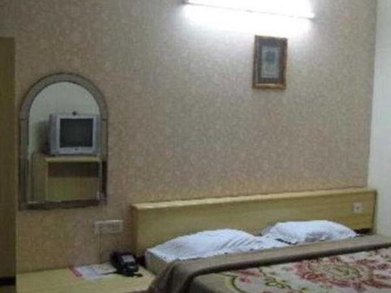 EED03A5D588FCFCAD7F9A7CB532362EA