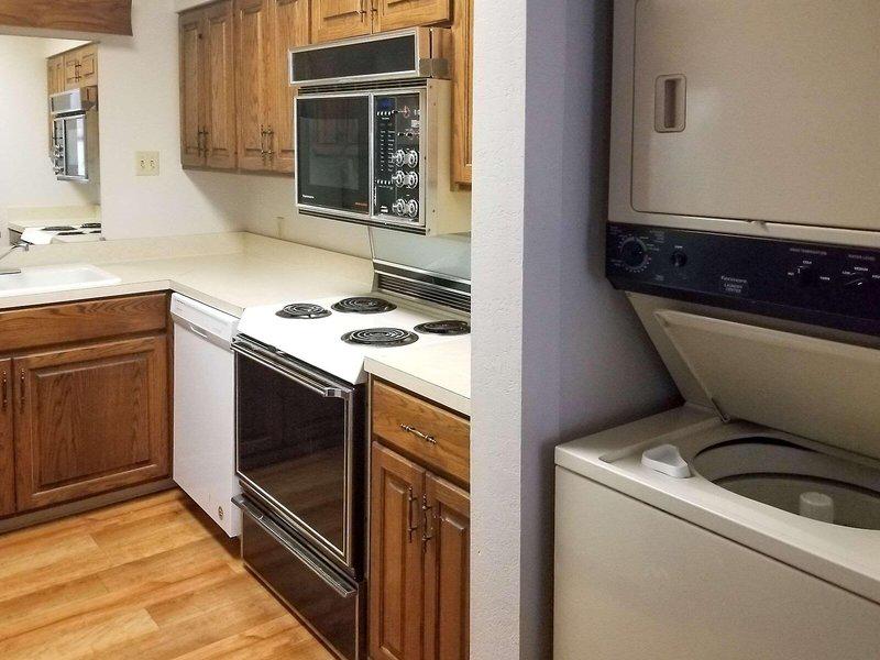 EFA1350A8C899CE007631F20A4F0A061