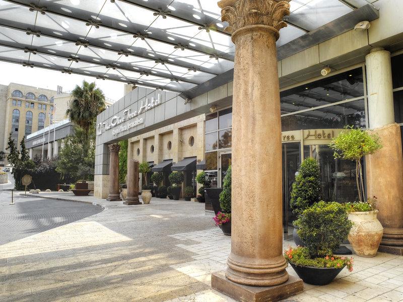 B7C841C899B0D4FACBF656A3035B8684