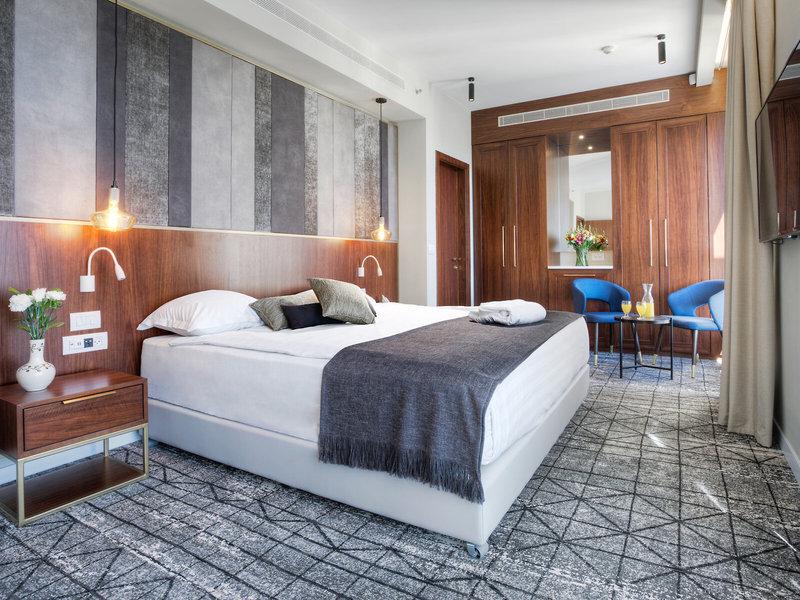 7745F4139DD095F2AA9A8F0014940522