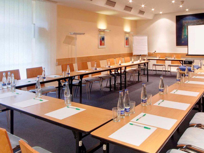 3B8731343600F1E8F2394C7E5FC0E84D