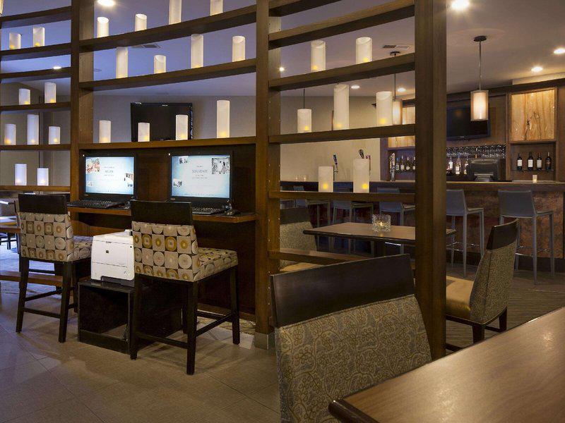 EFE6F773A0AE17153A398979519540FA