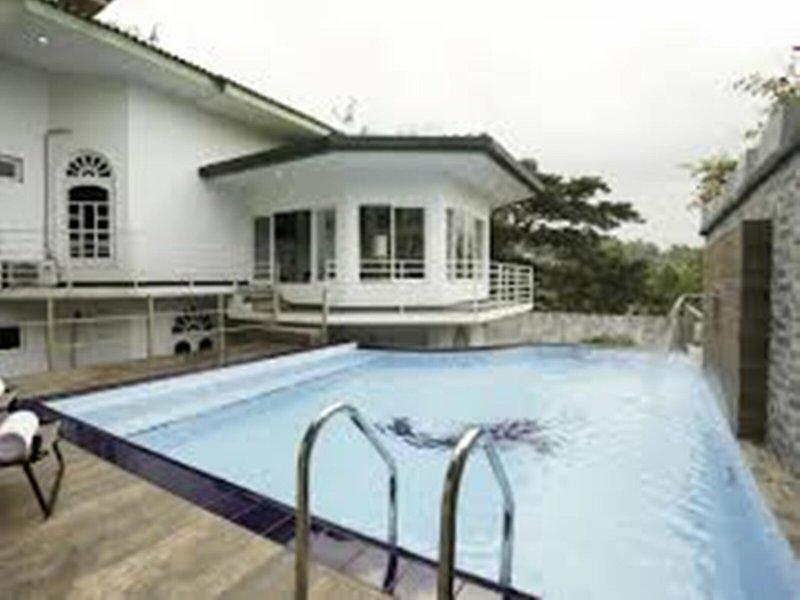 68EE38BB633E90A055D8EC58F27F4D4E