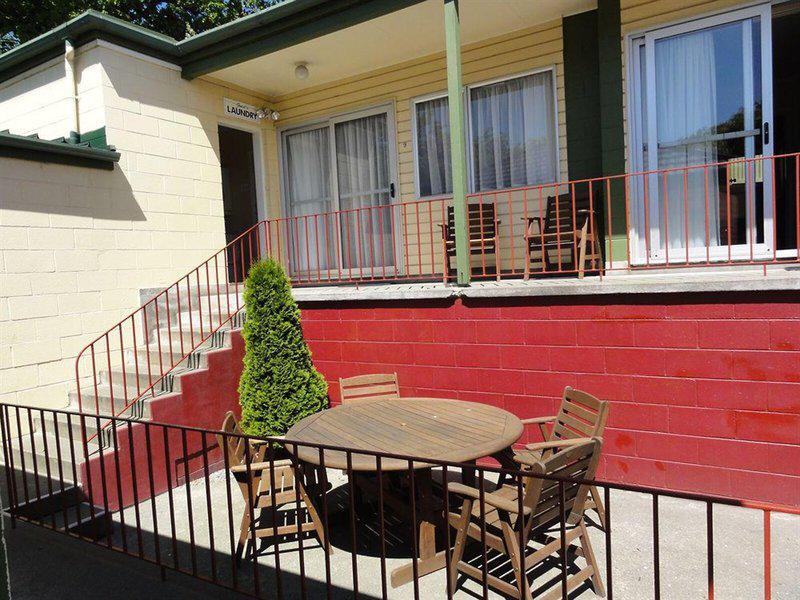 71AB13CAF2F10B69C0E3E9B3285EF23C