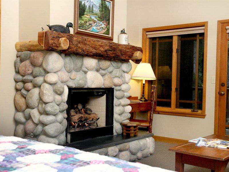 378A20303E0B7092406EDDBBED2C4B83