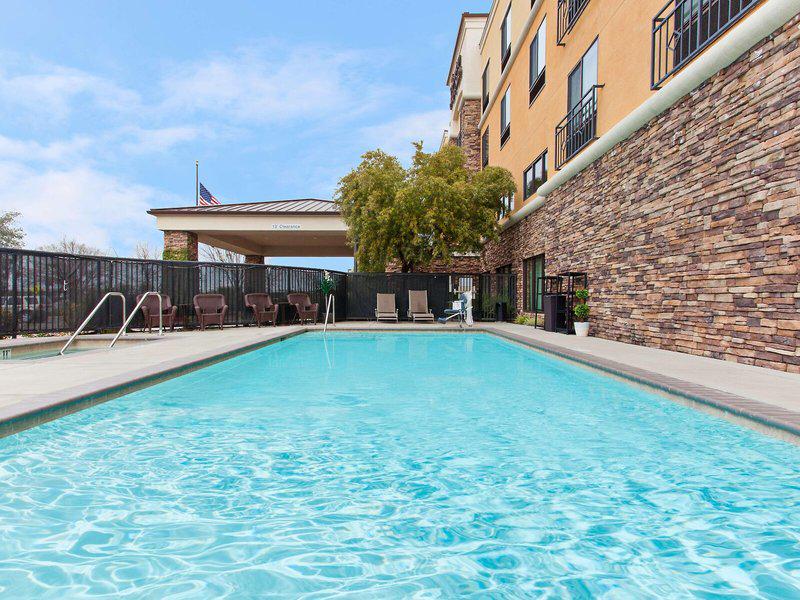 0785ED82A7A44F903F0B23279BB8416C