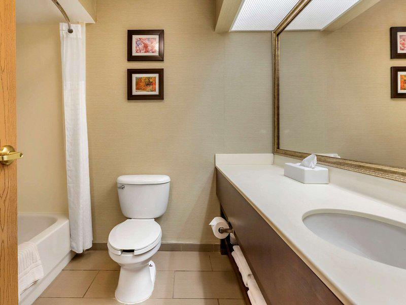 CDC19DD73F46FDD2E40084EA328DDE01