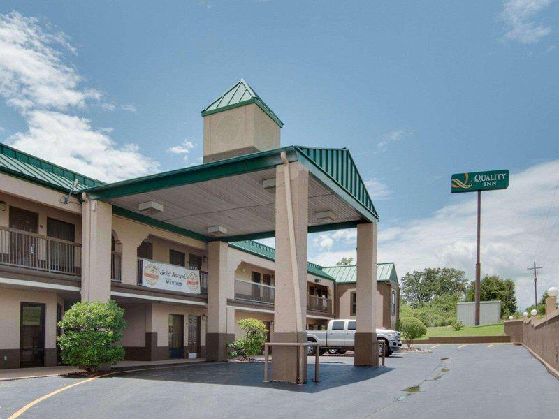 5556D07BDE8FF57B1D8405FBD3D5D51F