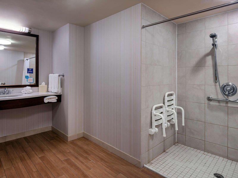 7EAF99BBA70067C35BC9E5D79DD628E8