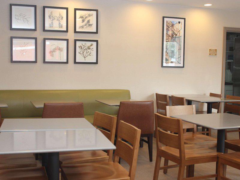 8175DBD0E8BAA9300283CFD6E4B6420F