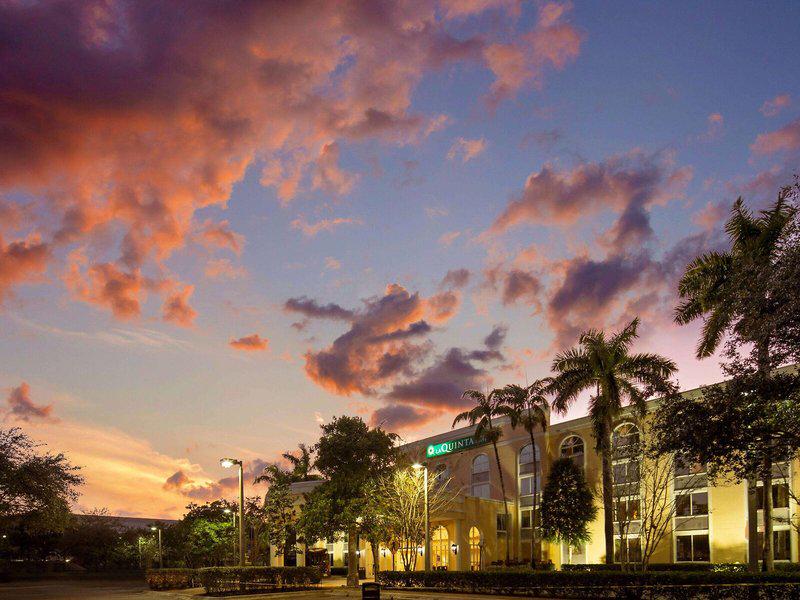 6F5A0493E2E97116299C49517C3AEB38