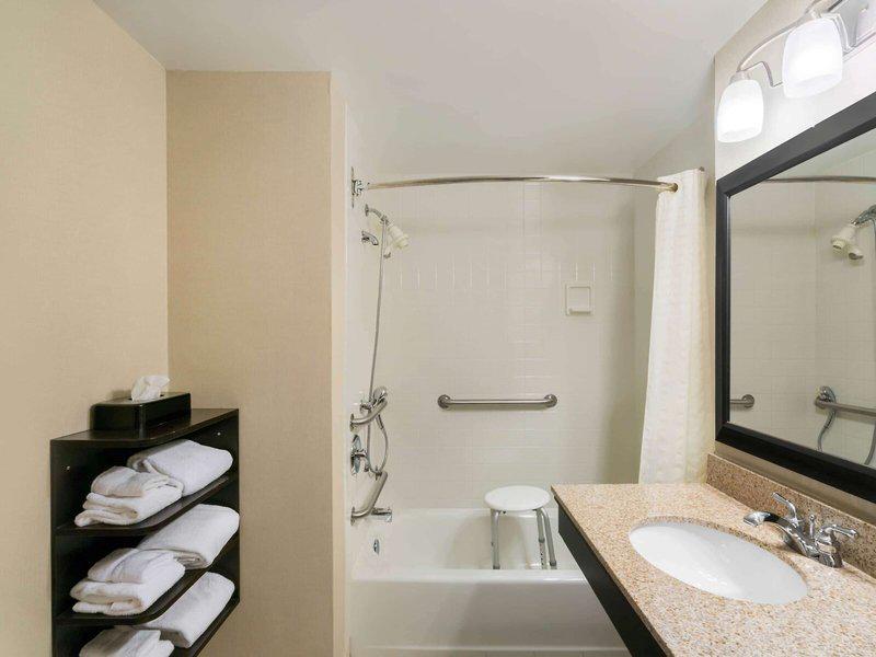 91E4702AD1C89038E9411C829C3A9281