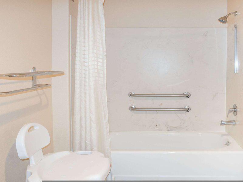 CC96B0C041092C5B797CFE23E52ABCA8