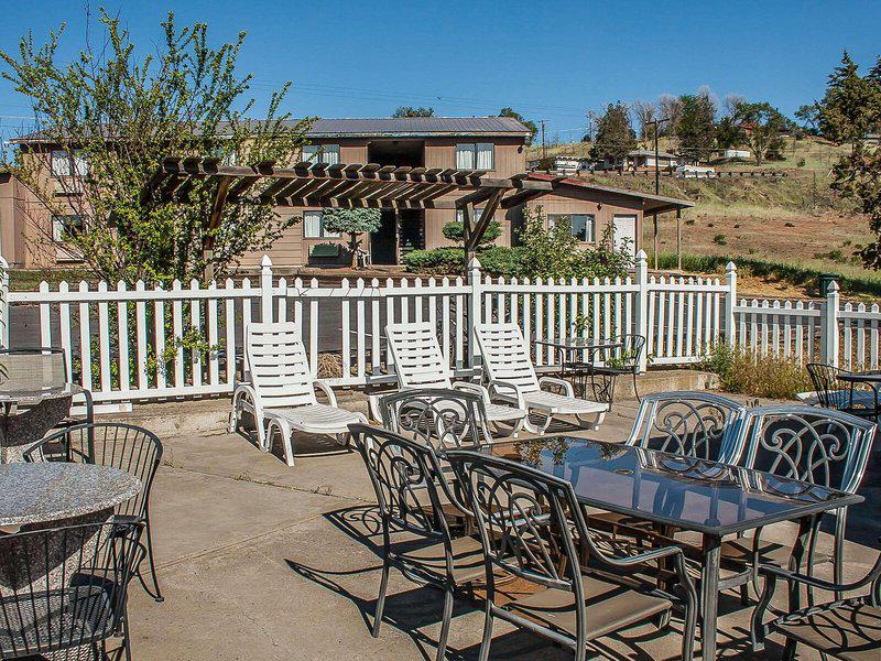 14B78C610C50561850891AD9AD8056A2