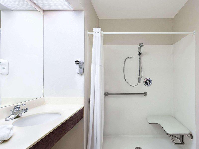 1C64ADE2C3B097B2ABF97F7D9E4B7786