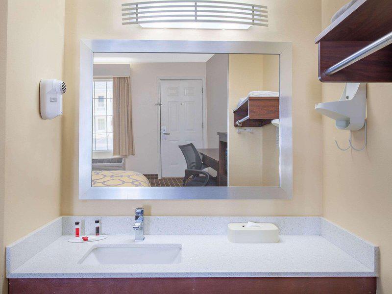 4A96DF41EF0C6241233E6A3AB7CB36F7