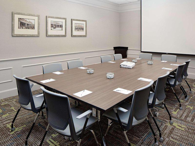 0EE3D8B4F999C42BE405A1BCEA6E6988