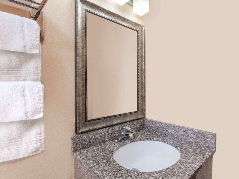 590899FD9CEDCD94BB1B679D3BFA3916