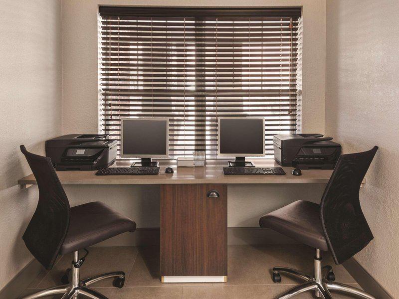 AF6FDE8FD7FDCD60F9A1BB4CAFB5B9E3