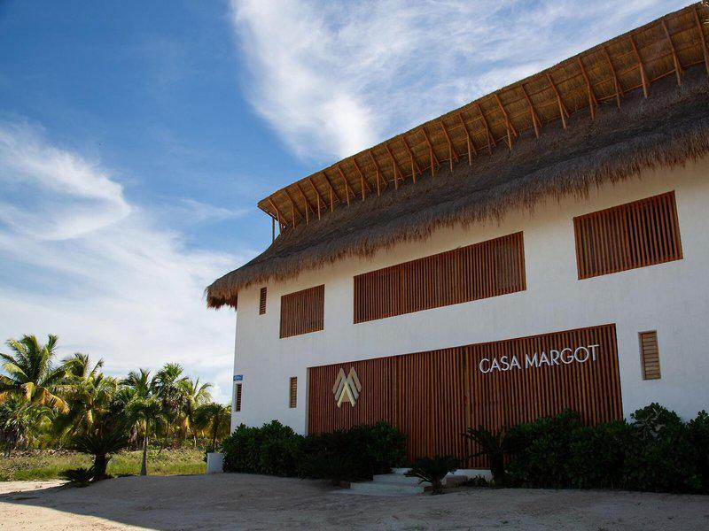 5EEB8ABF369B90D3D2A0A74641A92816