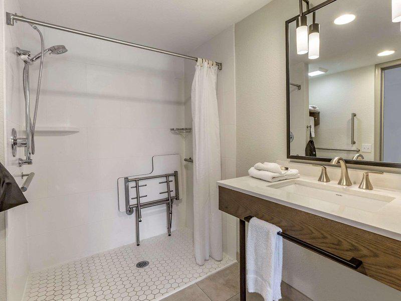 1871502553D0C9FF3B940C6755C64C3F