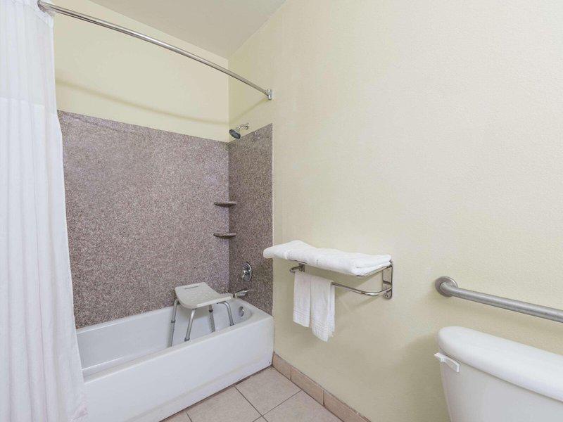 F57F7A88A409736CD182F95B6FF12C00