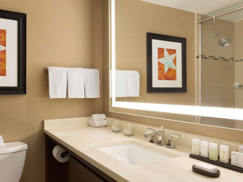 5BCC9544F9484FE3562A87F241D4745C