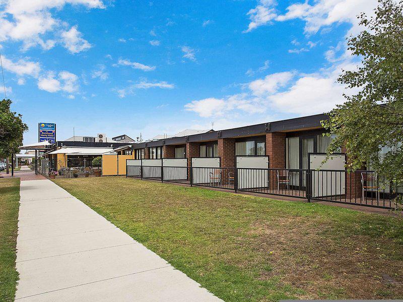 0DB975581E2F6C10425F64BEB1662EF1