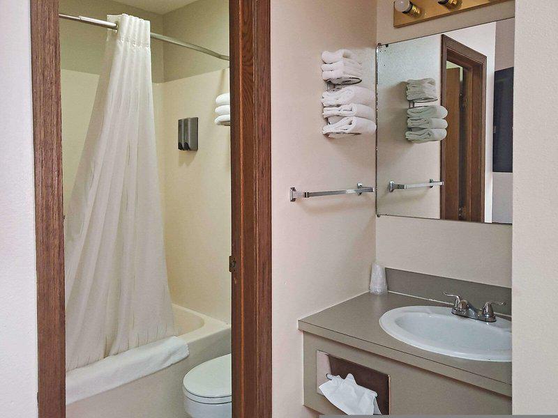 CAC1B00A4B40ADB7AAD8132F0397B5F2