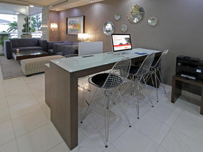 6B210F7BCD9C8AC04DFD7A8281E637AA