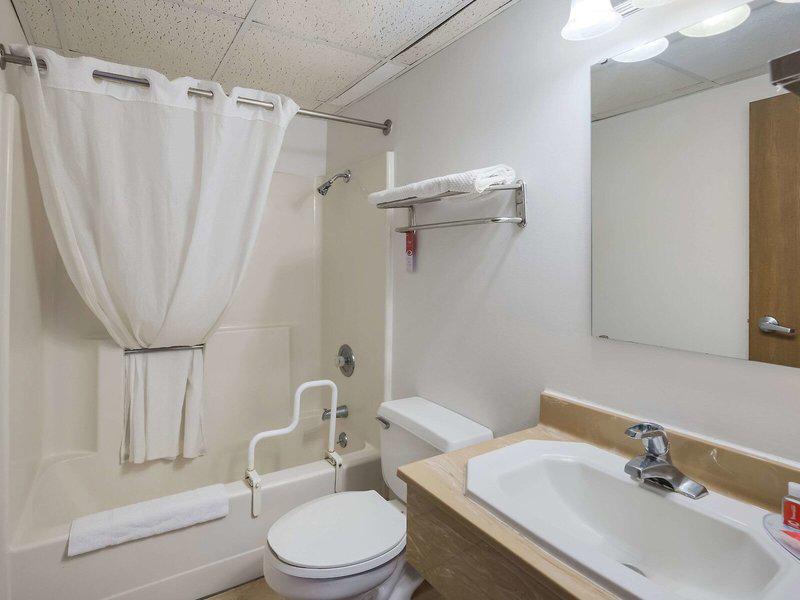 15C39A18A3DC8C4B0EB7B866EC0A1A89