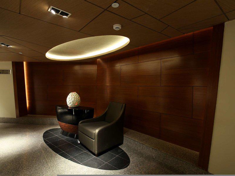 EFC053EB1A21645B91F2DA095BECAC11