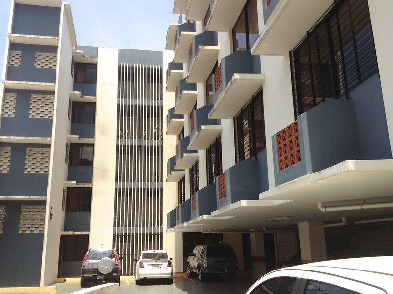 DAA9CEAD11E2D452C19D25FB1245B6E2