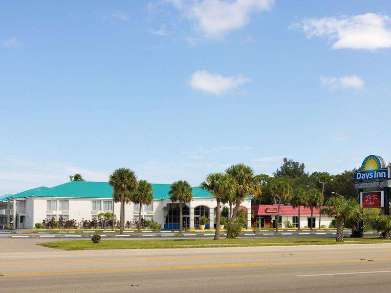 933AC25E10F6323823580D75850F7D4E