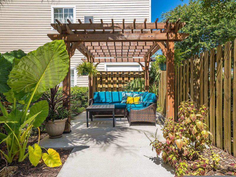 97CAB8ED0F7477B4761EE83B90624ED7